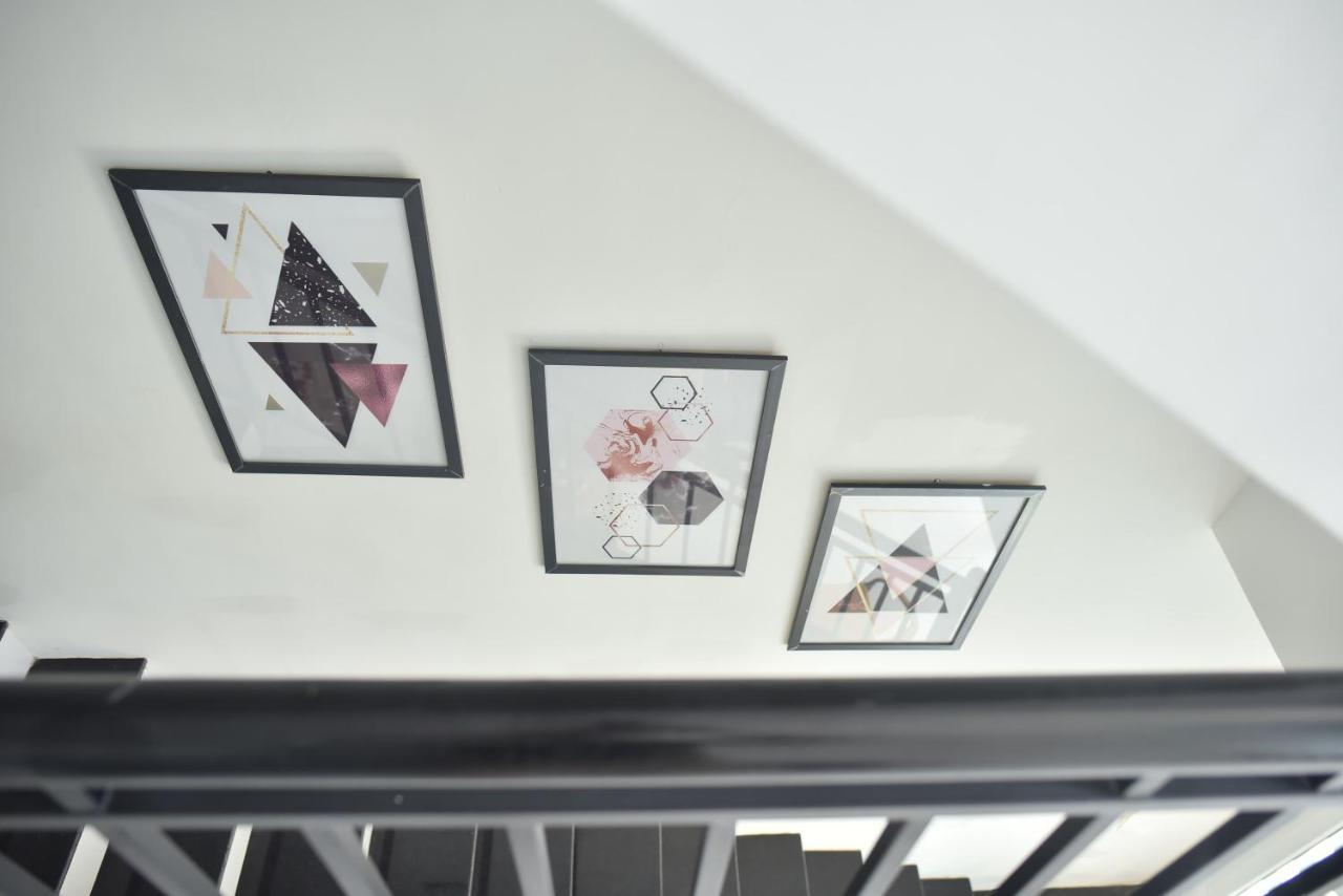 Lovely Homestay Hué Extérieur photo